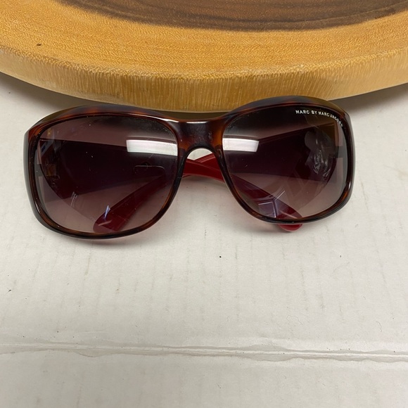 Marc by Marc Jacobs Oversized Sunglasses - Picture 3 of 9